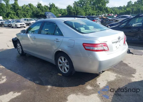 2011 Toyota Camry Le V6 z USA, uszkodzony, nr VIN 4T1BK3EKXBU119048
